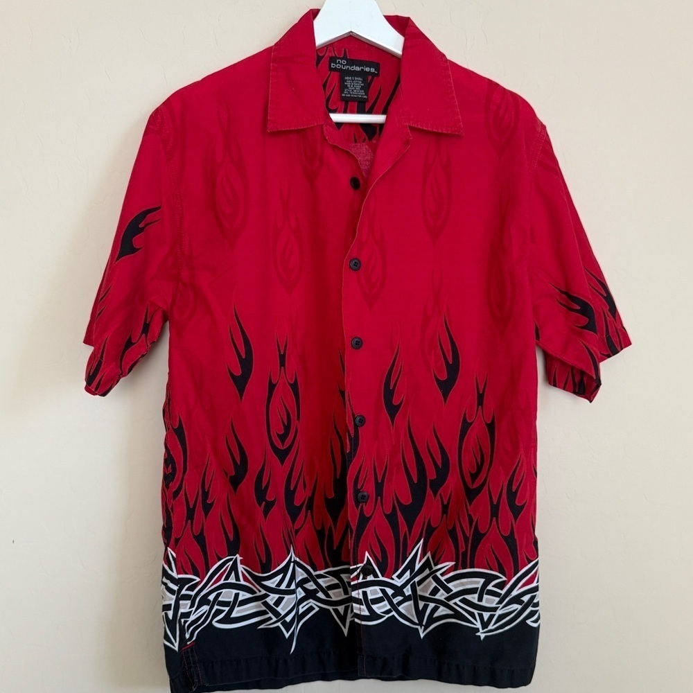 Y2K No Boundaries Flame Barbed Wire Printed Button Down Short Sleeve Shirt Small
